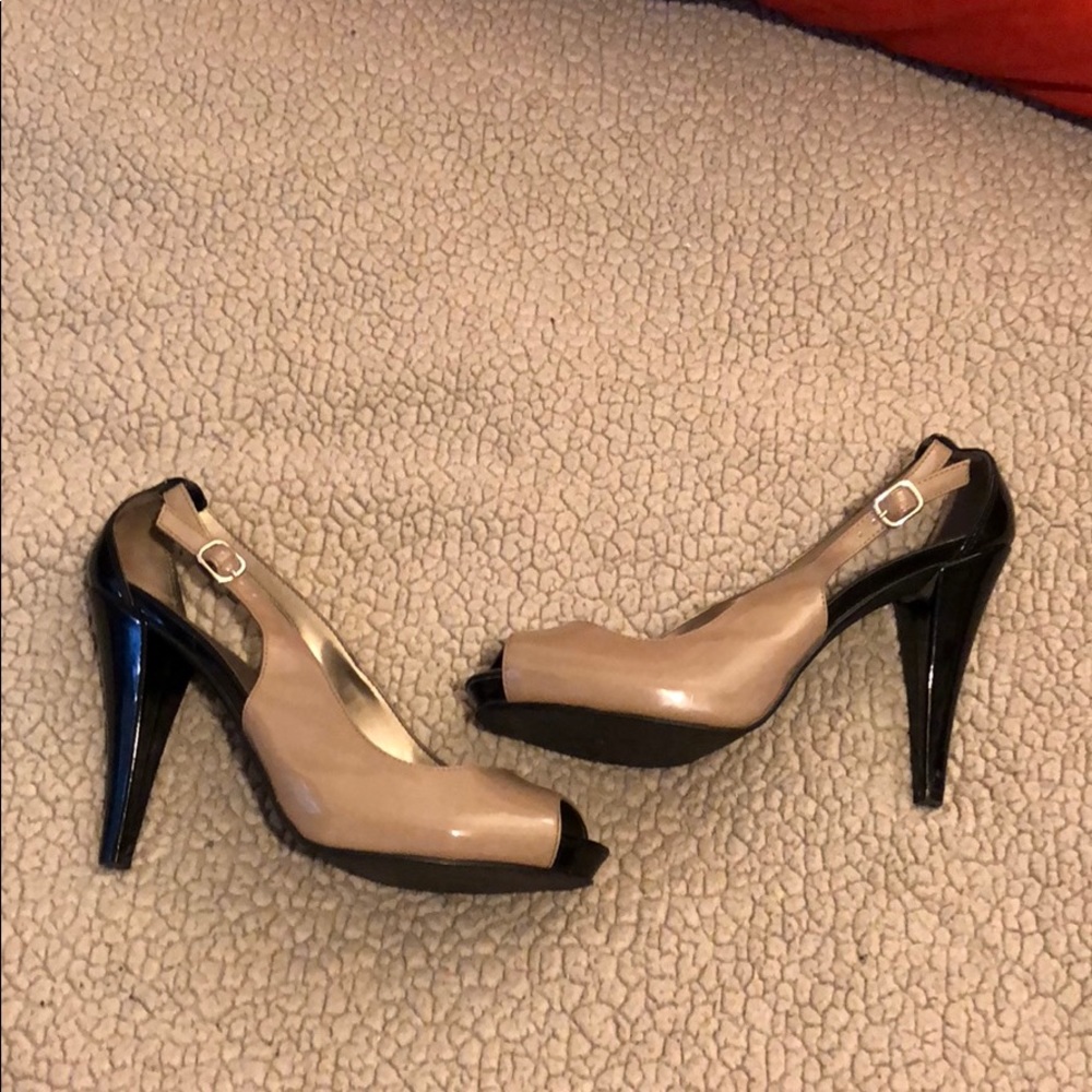 Feralicious by Fergie High heel 2 tone pump peep